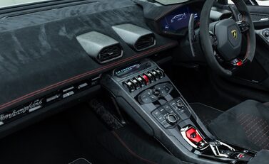 Lamborghini Huracan Spyder LP 640-4 PERFORMANTE 20