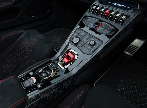 Lamborghini Huracan Spyder LP 640-4 PERFORMANTE 25