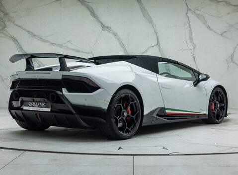 Lamborghini Huracan Spyder LP 640-4 PERFORMANTE 8