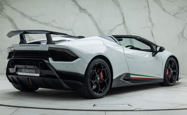 Lamborghini Huracan Spyder LP 640-4 PERFORMANTE 9