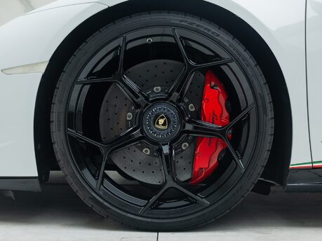 Lamborghini Huracan Spyder LP 640-4 PERFORMANTE 