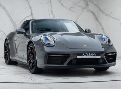 Porsche 911 Targa 4 GTS (992) 12