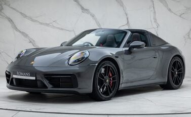 Porsche 911 Targa 4 GTS (992) 1