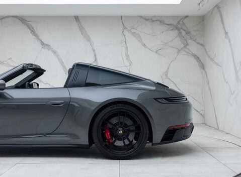 Porsche 911 Targa 4 GTS (992) 45