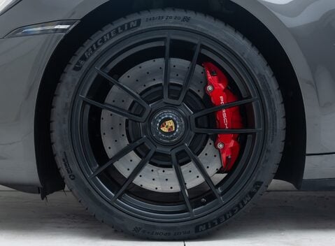 Porsche 911 Targa 4 GTS (992) 35