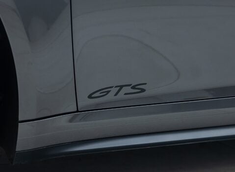 Porsche 911 Targa 4 GTS (992) 39