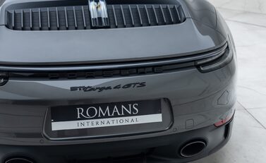 Porsche 911 Targa 4 GTS (992) 37