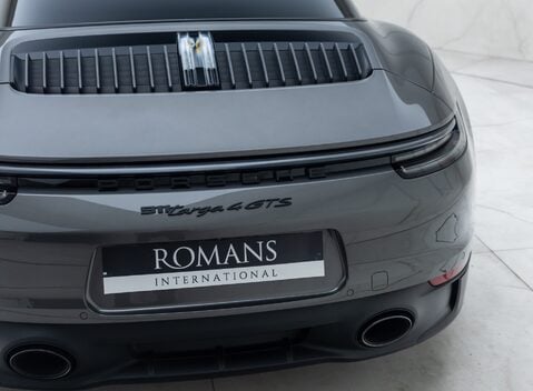 Porsche 911 Targa 4 GTS (992) 37