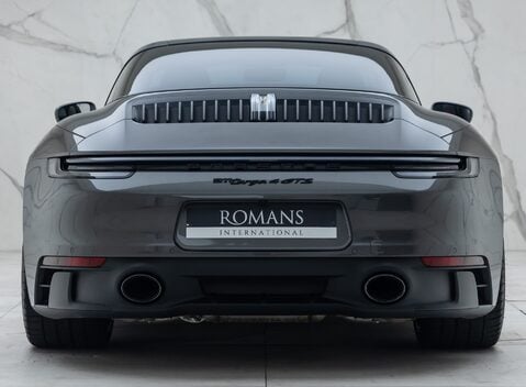 Porsche 911 Targa 4 GTS (992) 11