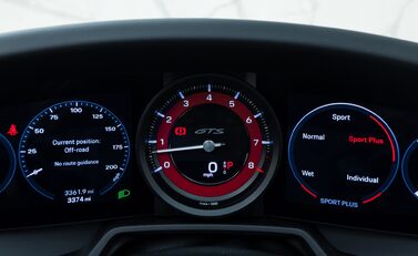 Porsche 911 Targa 4 GTS (992) 25