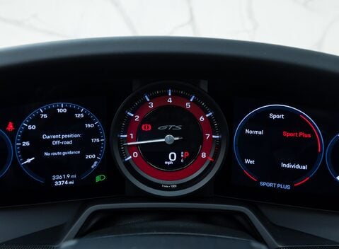 Porsche 911 Targa 4 GTS (992) 25