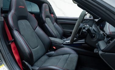 Porsche 911 Targa 4 GTS (992) 19