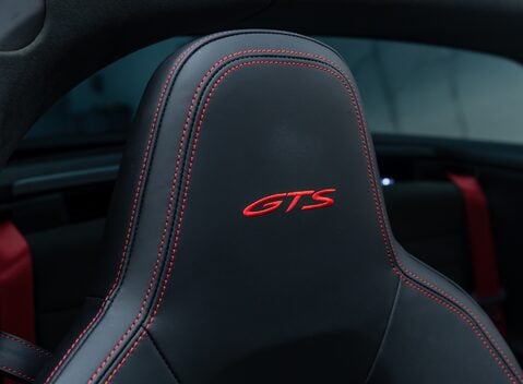 Porsche 911 Targa 4 GTS (992) 21