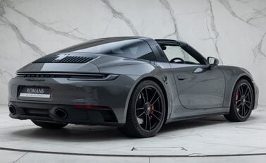 Porsche 911 Targa 4 GTS (992) 9