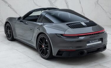 Porsche 911 Targa 4 GTS (992) 15