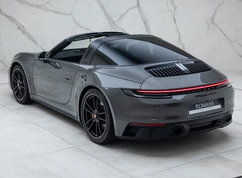 Porsche 911 Targa 4 GTS (992) 15