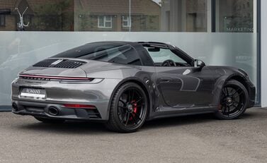 Porsche 911 Targa 4 GTS (992) 4