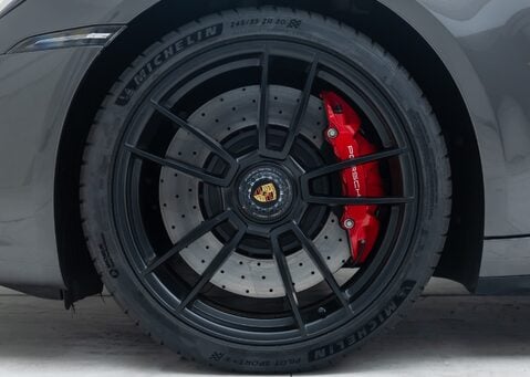 Porsche 911 Targa 4 GTS (992)