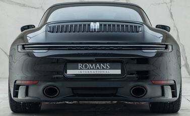 Porsche 911 Targa 4 GTS (992) 11