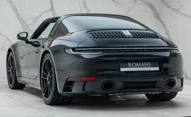 Porsche 911 Targa 4 GTS (992) 13