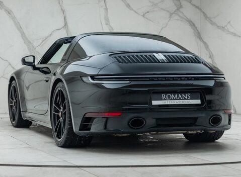Porsche 911 Targa 4 GTS (992) 13