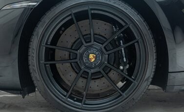 Porsche 911 Targa 4 GTS (992) 32