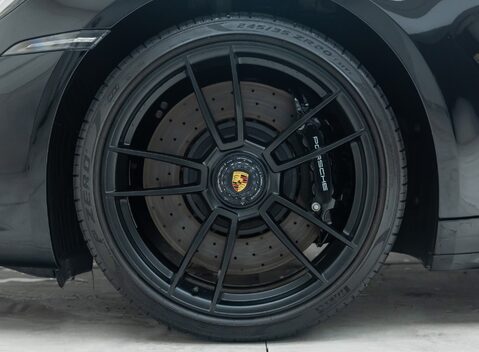 Porsche 911 Targa 4 GTS (992) 32