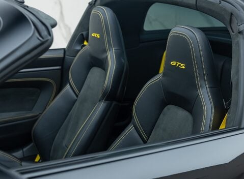 Porsche 911 Targa 4 GTS (992) 37