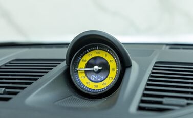 Porsche 911 Targa 4 GTS (992) 24