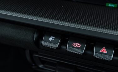 Porsche 911 Targa 4 GTS (992) 26