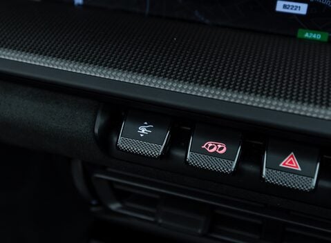 Porsche 911 Targa 4 GTS (992) 26