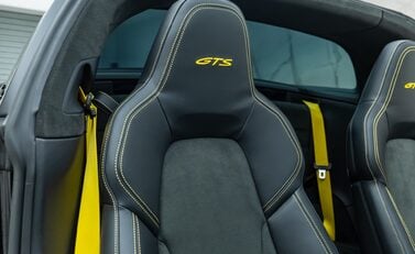 Porsche 911 Targa 4 GTS (992) 19