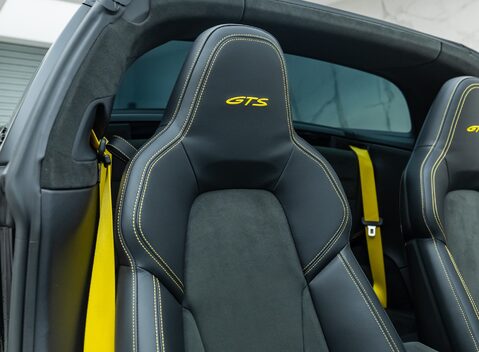 Porsche 911 Targa 4 GTS (992) 19