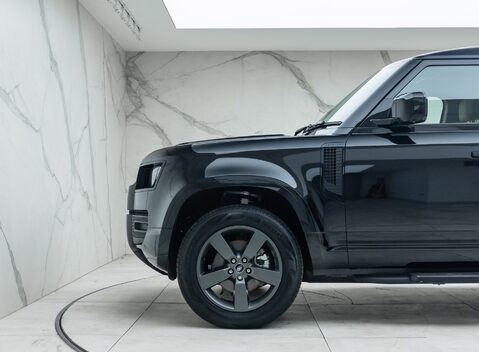 Land Rover Defender 110 D250 X-DYNAMIC HSE 34