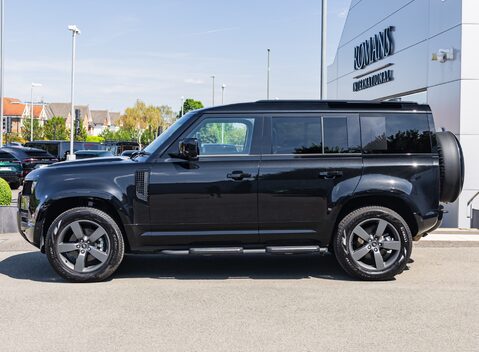 Land Rover Defender 110 D250 X-DYNAMIC HSE 3
