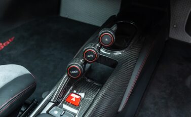Ferrari 488 Pista 24