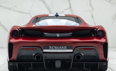 Ferrari 488 Pista 8