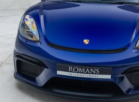 Porsche Cayman GT4 (718) 30