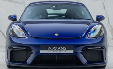 Porsche Cayman GT4 (718) 7