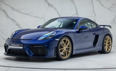 Porsche Cayman GT4 (718) 1