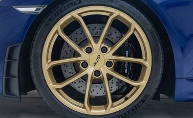 Porsche Cayman GT4 (718) 29