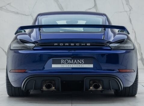 Porsche Cayman GT4 (718) 8