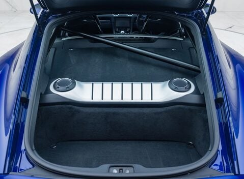 Porsche Cayman GT4 (718) 39