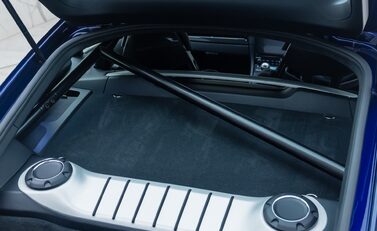 Porsche Cayman GT4 (718) 40