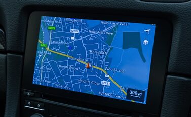 Porsche Cayman GT4 (718) 23