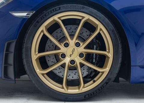 Porsche Cayman GT4 (718)