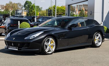 Ferrari GTC4 Lusso V12 2