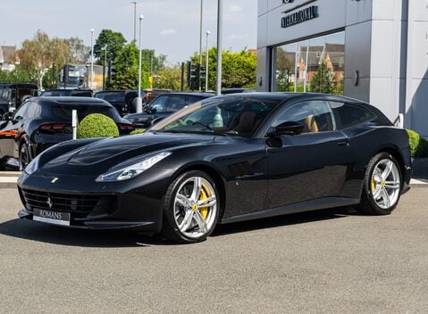 Ferrari GTC4 Lusso V12 2
