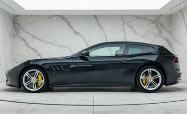 Ferrari GTC4 Lusso V12 5