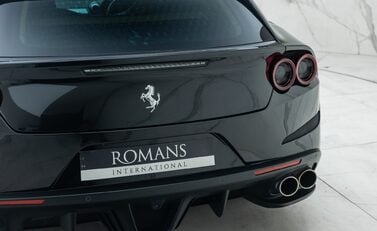 Ferrari GTC4 Lusso V12 30